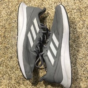 Adidas Running Shoes Men’s 10.5 / Women’s 12